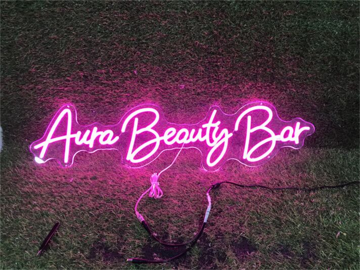 Personalisiertes LED Neonschild für Beautysalon