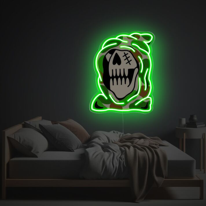 Abstraktes LED Neonschild mit Totenkopf im Kapuzenstil