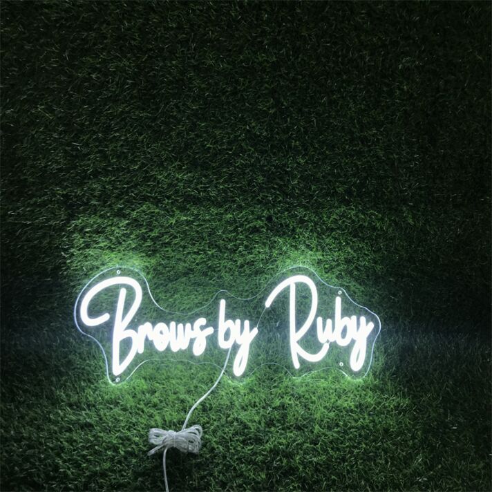 Brows by Ruby LED-Neonschild für Kosmetikstudio