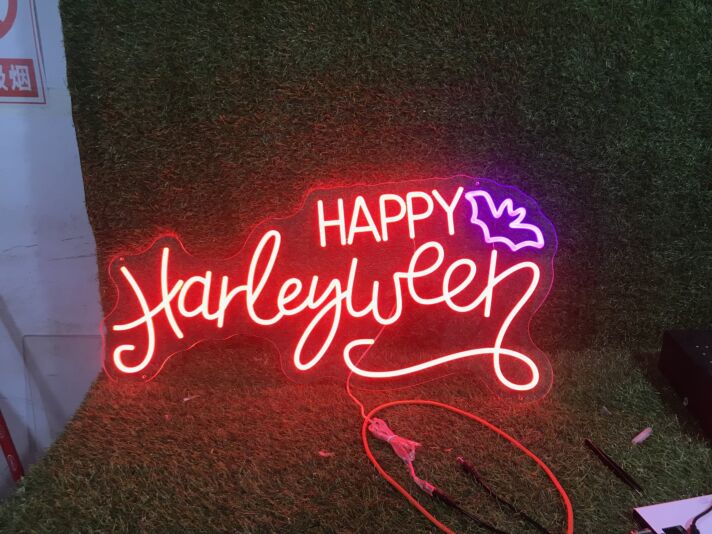 HAPPY Harleyween LED-Neonschild für Halloween Party