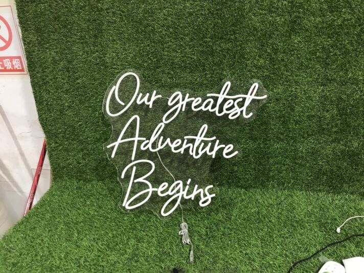 Our greatest Adventure Begins LED-Neonschild für Hochzeit Event