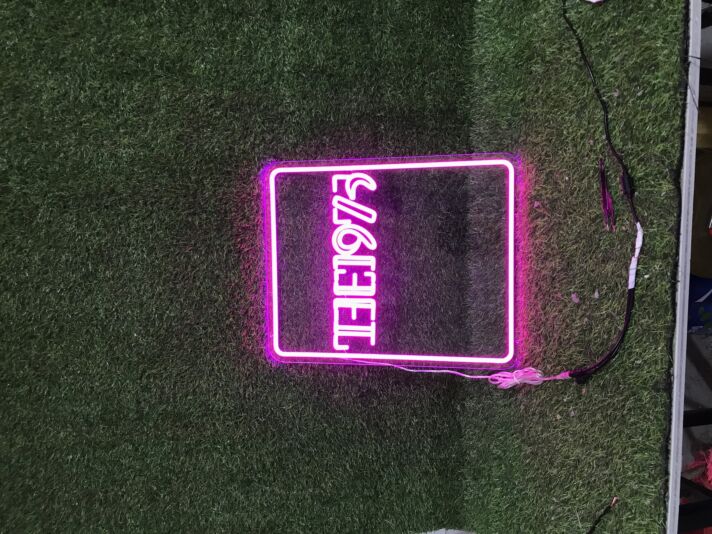 TELEV75 LED-Neonschild für Shop Event