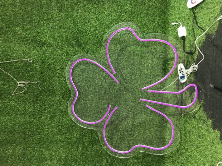 Vierblättriges Kleeblatt LED-Neonschild Wohnzimmer Bar