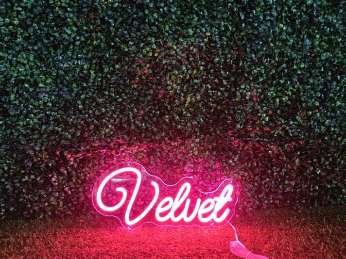 Velvet LED-Neonschild für Bar Club