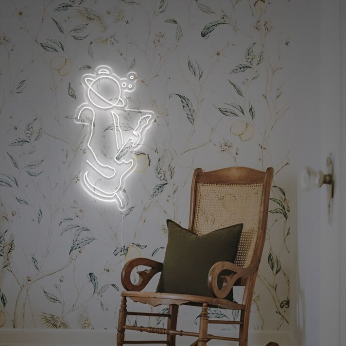 Verspieltes Astronaut Teddybär LED Neonschild mit Gitarre für kreative Wanddekoration im Kinderzimmer oder Wohnbereich