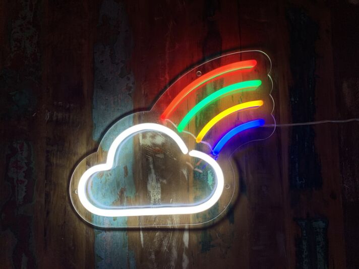 Wolke mit Regenbogen LED-Neonschild Wohnzimmer Kinderzimmer