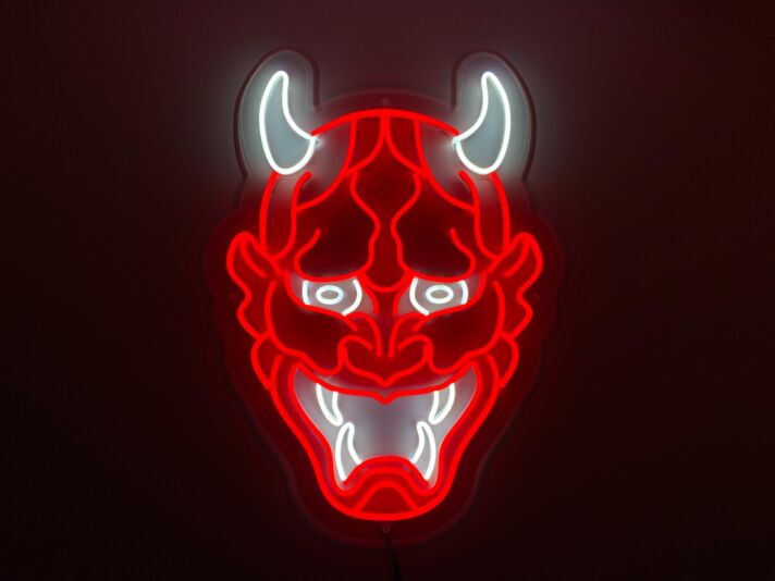 Japanischer Oni Maske LED-Neonschild für Bar Tattoo Studio
