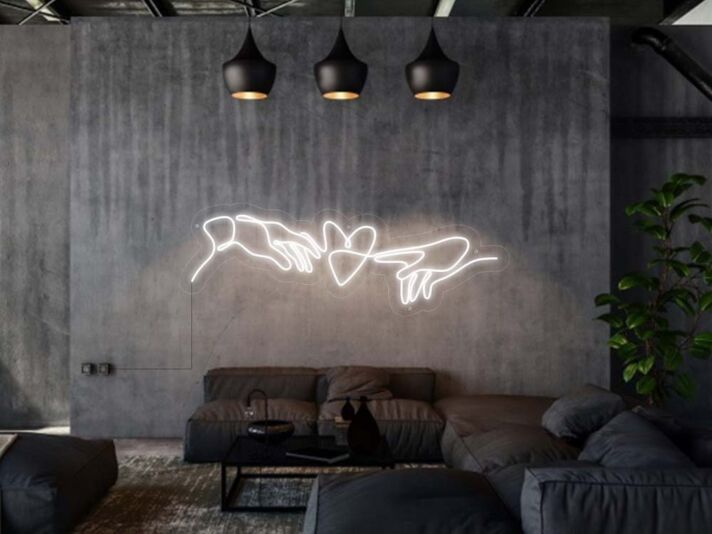 zwei Hände mit Herz LED-Neonschild Wohnzimmer Lounge