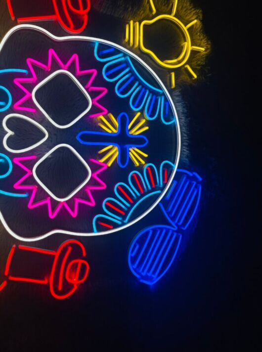 LED Neonschild mit farbigem Totenkopf Motiv im Dia de los Muertos Stil als dekorative Wandbeleuchtung für Wohnzimmer Bar Partyraum oder Studio