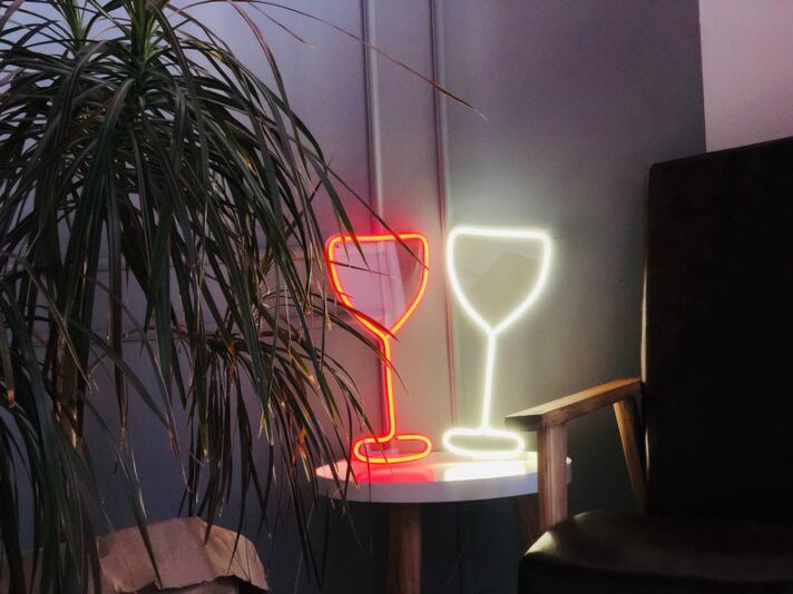 Cocktailglas LED-Neonschild für Bar und Wohnzimmer