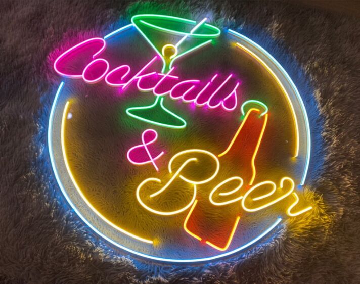 Cocktails & Beer LED-Neonschild für Bar und Restaurant