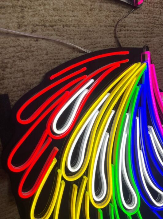 Regenbogen Engelsflügel LED Neonlicht Bunte Wanddekoration für Wohnzimmer Studio und Events