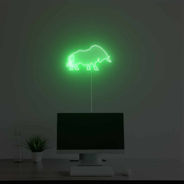 Grünes LED Neonschild mit abstrahiertem Stier Motiv als moderne Wanddekoration