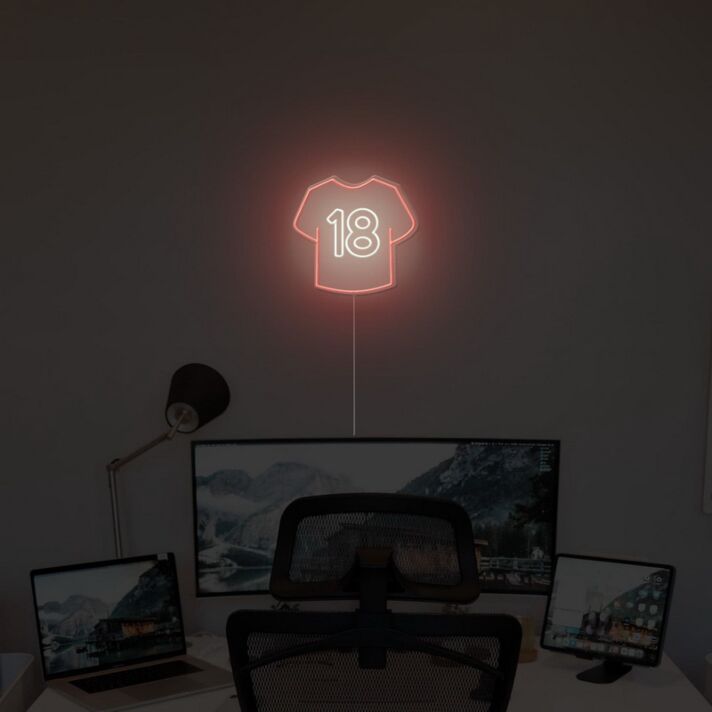 Rotes LED Neonschild Fußball Trikot mit Nummer 18 moderne Wanddekoration für Sportzimmer Gaming Room Wohnzimmer oder echte Fußballfans