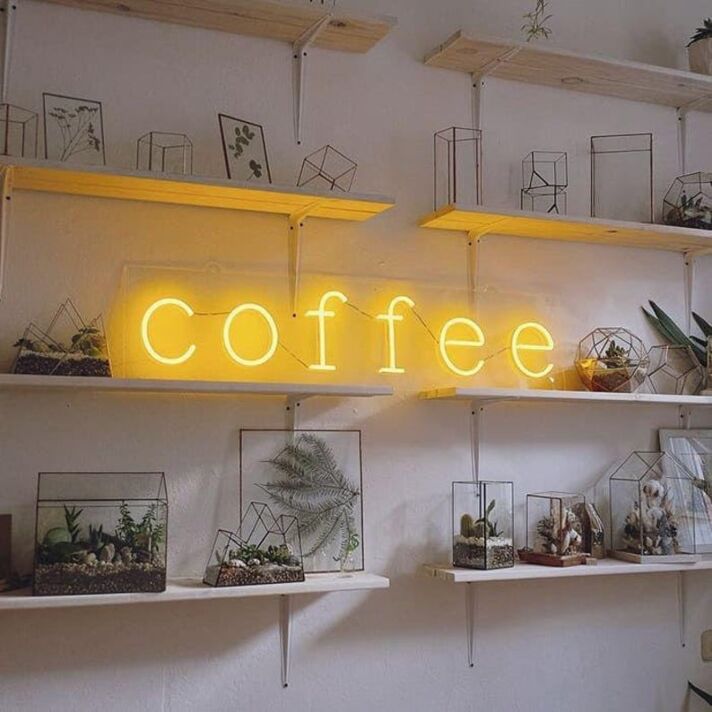 Coffee LED Neon Schriftzug als moderne Wanddekoration