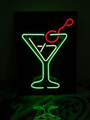 Martini Cocktail Glas LED Neonschild als stilvolle Wanddekoration für Bar Lounge oder Gastronomie