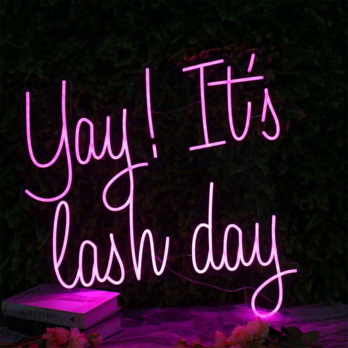 Yay! It's lash day LED-Neonschild für Kosmetikstudio