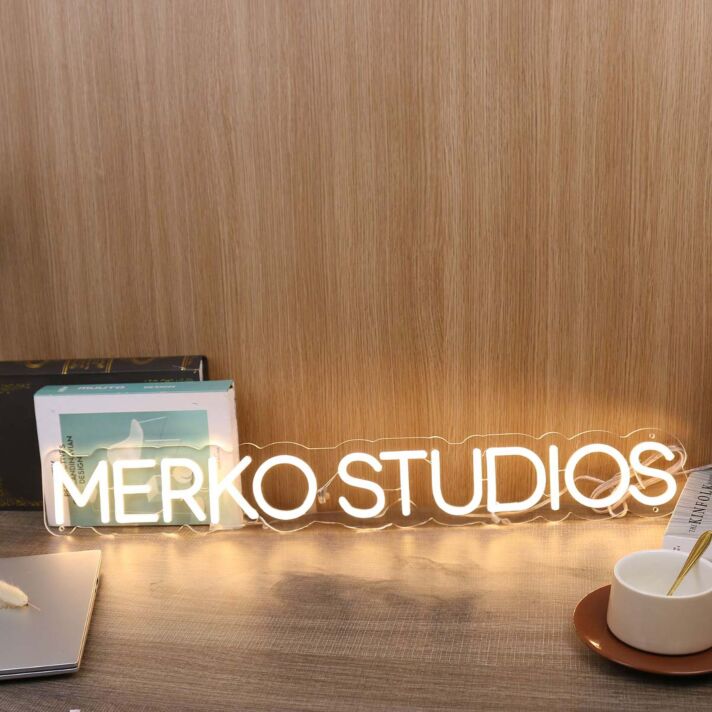 MERKO STUDIOS LED-Neonschild für Büro Studio