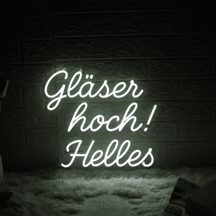 Gläser hoch! Helles LED-Neonschild für Bar und Brauerei