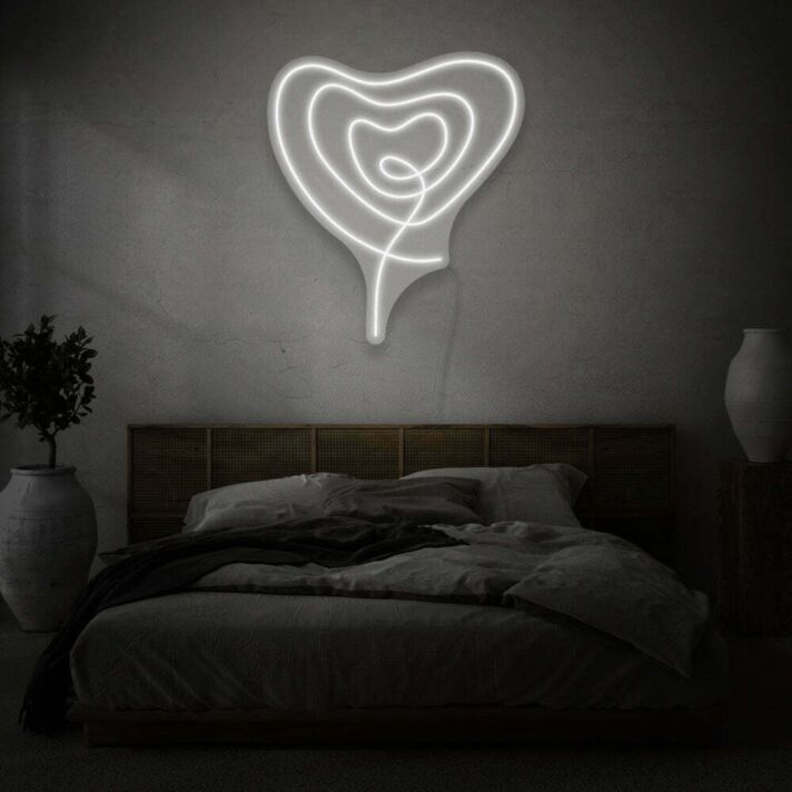 Herzform LED-Neonschild Schlafzimmer