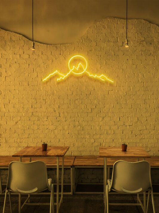 Berglandschaft mit Sonne LED-Neonschild für Café und Wohnzimmer