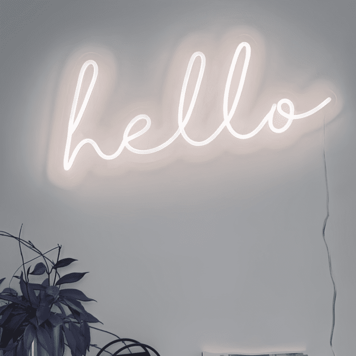 Hello LED Neon Schriftzug als moderne Wanddekoration