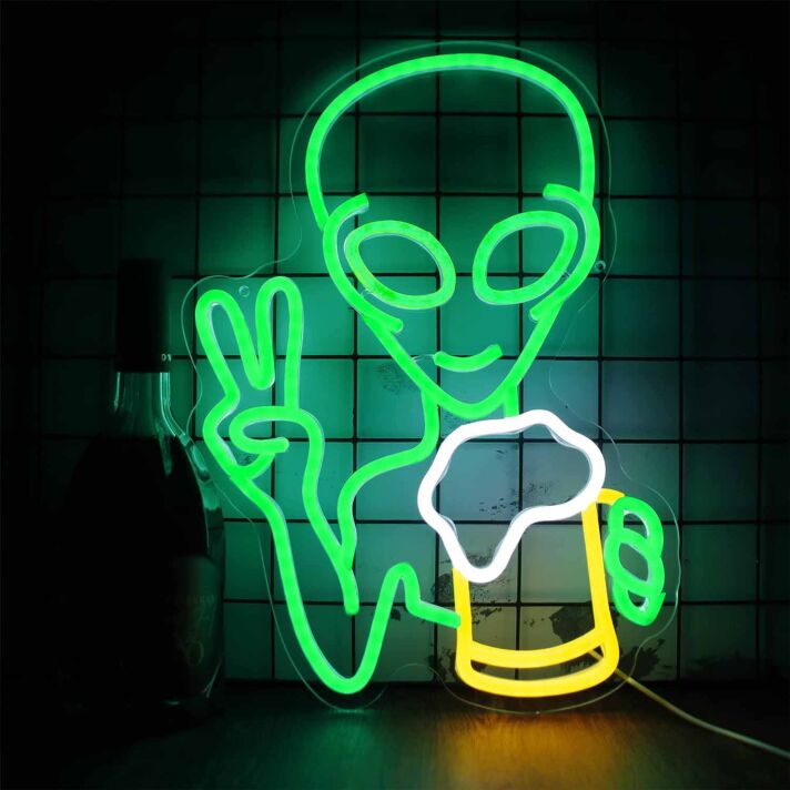 LED Neonschild Alien mit Friedenshand und Bierglas als moderne Neon Wanddekoration für Bar Partykeller Lounge oder Wohnzimmer