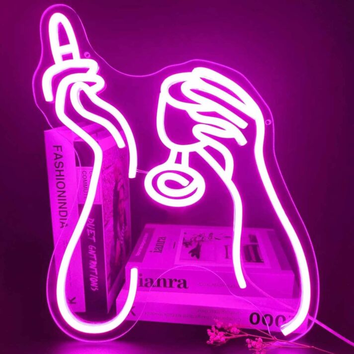 Stimmungsvolles LED Neonschild mit abstraktem Hände und Glas Motiv als moderne Wandbeleuchtung für Bar Wohnzimmer oder Lounge