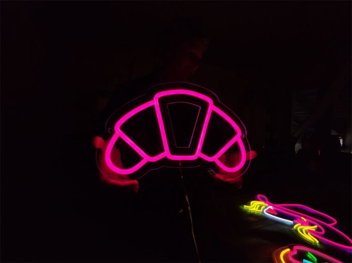 Brighten Your Bakery or Cafe Ambiance with the Charming Croissant LED Neon Sign: Perfect for Home Kitchens, Trendy Coffee Shops, and French Bistro Decor.