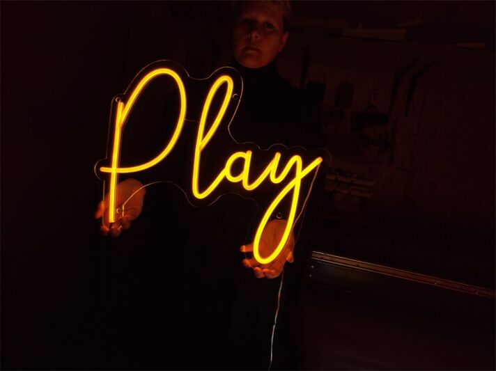 Play LED-Neonschild für Gaming und Wohnzimmer