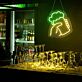 Hand mit Bierglas LED-Neonschild für Bar Club