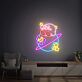 Videospielfigur mit Planet und Sternen LED-Neonschild Wohnzimmer Gamingzimmer
