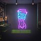 Frauenfigur mit hochgezogenem Oberteil LED-Neonschild
