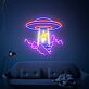 UFO über Bergen mit entführtem Tier LED-Neonschild Wohnzimmer Gamingzimmer
