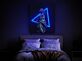 Klassische Statue mit Neon Dreieck LED-Neonschild mit UV-Druck für Wohnzimmer Kunstdekoration