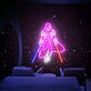 Futuristisches LED Neonschild mit mysteriöser Krieger Figur und Energie Schwertern