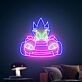 Dynamisches LED Neonschild mit abstrakter Comic Rennfigur und Sportwagen Motiv für modernes Gaming Zimmer und kreative Wanddekoration