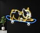 Französische Bulldogge auf Skateboard LED-Neonschild Wohnzimmer Kinderzimmer