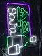 Soju-Flasche mit Glas als LED-Neonschild
