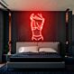 Frau im Unterwäsche mit hochgezogenem Shirt LED-Neonschild Schlafzimmer Bar