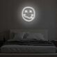 Smiley mit herausgestreckter Zunge und gekreuzten Augen LED-Neonschild Schlafzimmer Wohnzimmer