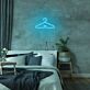 Kleiderbügel mit Herzsymbol LED-Neonschild Schlafzimmer