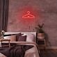 Kleiderbügel mit Herzsymbol LED-Neonschild Schlafzimmer