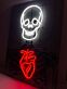 Totenkopf und anatomisches Herz LED-Neonschild für Tattoo Studio Bar