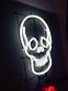 Totenkopf und anatomisches Herz LED-Neonschild für Tattoo Studio Bar