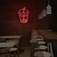Getränkebecher mit Strohhalm und Eiswürfeln LED-Neonschild für Café Bar