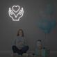 Herz in Händen LED-Neonschild für Kinderzimmer und Wohnzimmer