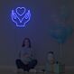 Herz in Händen LED-Neonschild für Kinderzimmer und Wohnzimmer