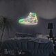 Sportlicher Sneaker LED Neonschild Moderne Wandbeleuchtung im Streetwear Stil für Studio Gaming Zimmer und kreative Räume