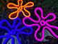 Blumenmotiv im Retro-Stil als LED-Neonschild